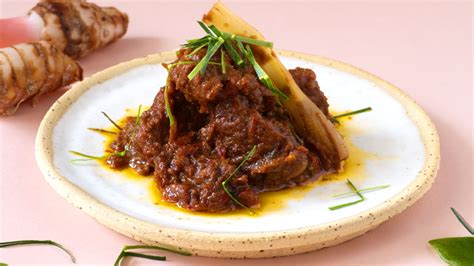  Rendang Kedelai! Bir Endonezyalı Lezzeti Deneyimleyin: Baharatlı ve Kremalı Bir Yolculuk